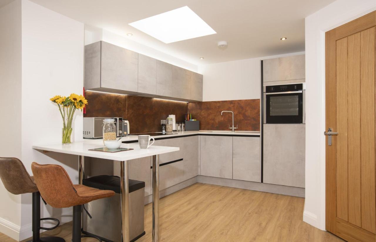 No 1 Wood Street Apartment Swindon Exterior photo