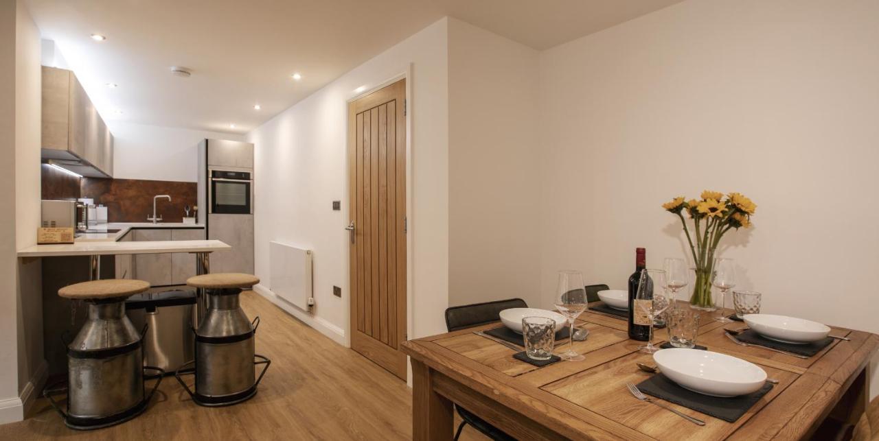 No 1 Wood Street Apartment Swindon Exterior photo